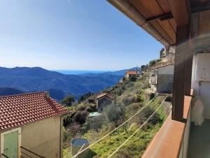 BAJARDO - Appartamento in casa di paese con giardino - VENDITA