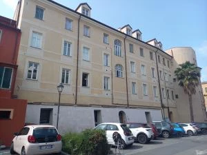 IMPERIA - Oneglia Centro - Uffici da personalizzare - VENDITA
