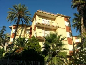 BORDIGHERA Via Regina Margherita - Appartamento Trilocale - CASA VENDUTA IN COLLABORAZIONE