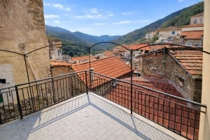 CERIANA - Ampio Trilocale con terrazzo, cantina e magazzino - VENDITA