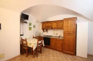 GAZZELLI - FRAZIONE DI CHIUSANICO - BILOCALE RISTRUTTURATO E ARREDATO - VENDITA