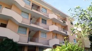 BORDIGHERA - Trilocale a 500 mt dal mare - CASA VENDUTA